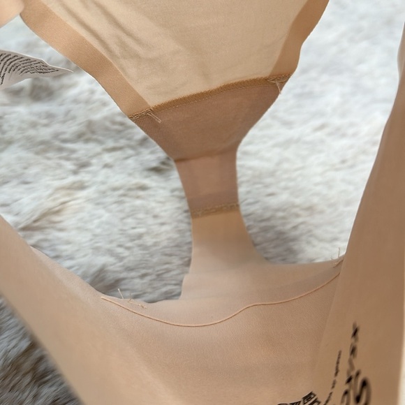SPANX | Undie-tectable® Smoothing Thong, Soft Nude, Size M, NWT - Picture 8 of 11